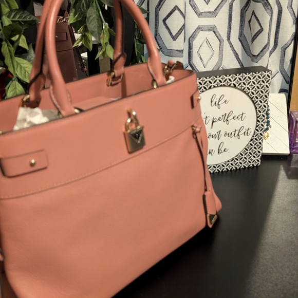 Michael Kors Peach Satchel with Gold Hardware - Picture 2 of 15